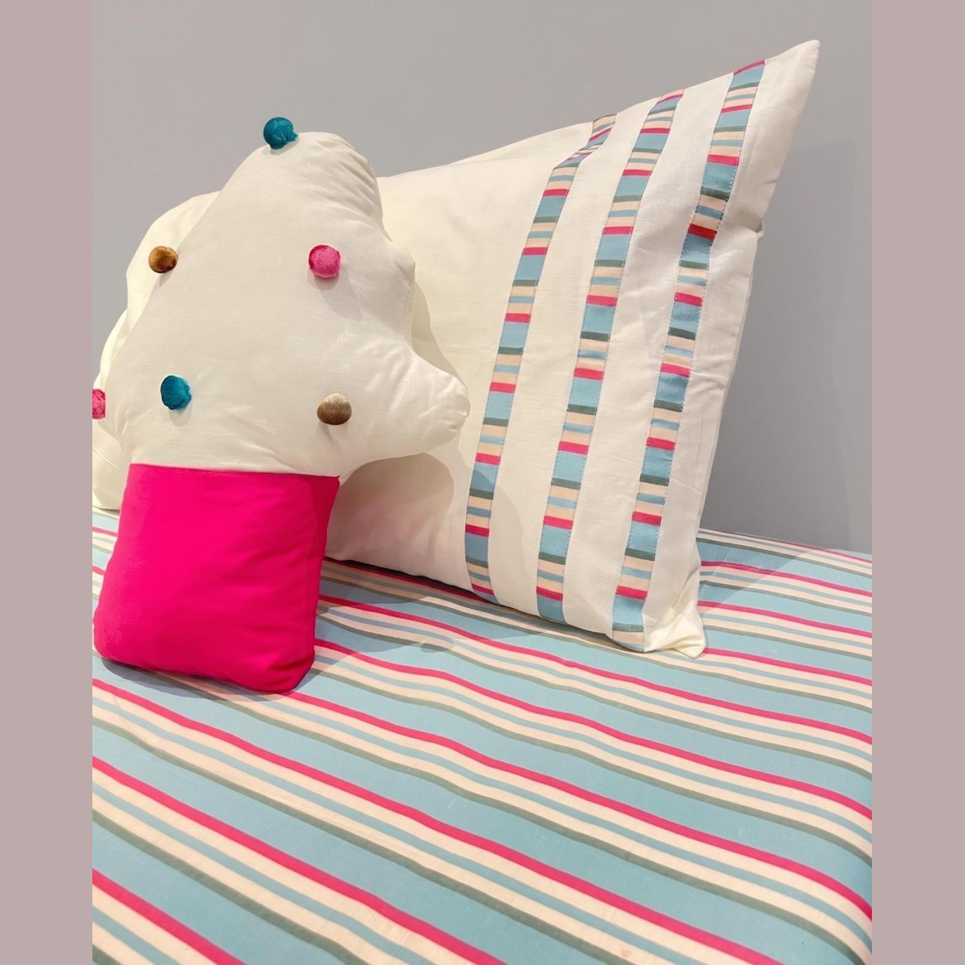Pastel Stripe Bedsheet Set — photo 2