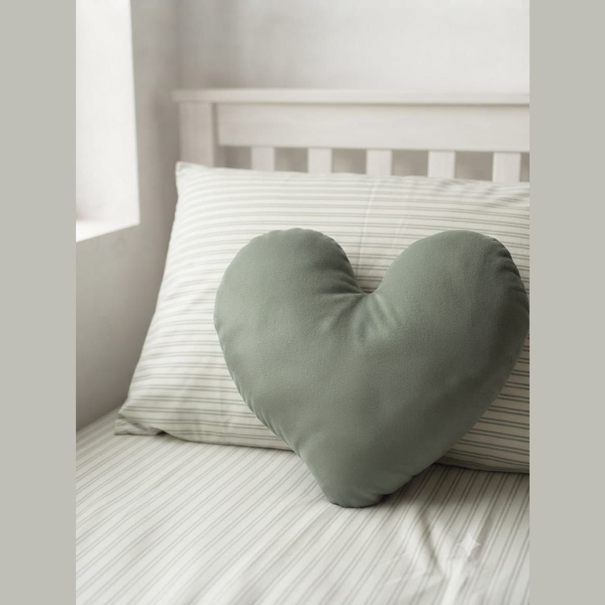 Sage Pinstripe Bedsheet Set — photo 2